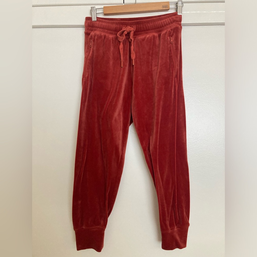 Offline by Aerie After Party Velvet Velour Joggers persimmon Red Medium Short